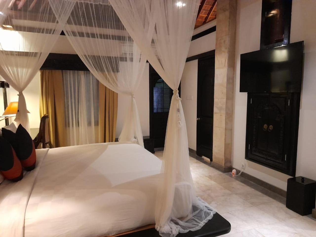 The Royal Beach Seminyak Exterior foto
