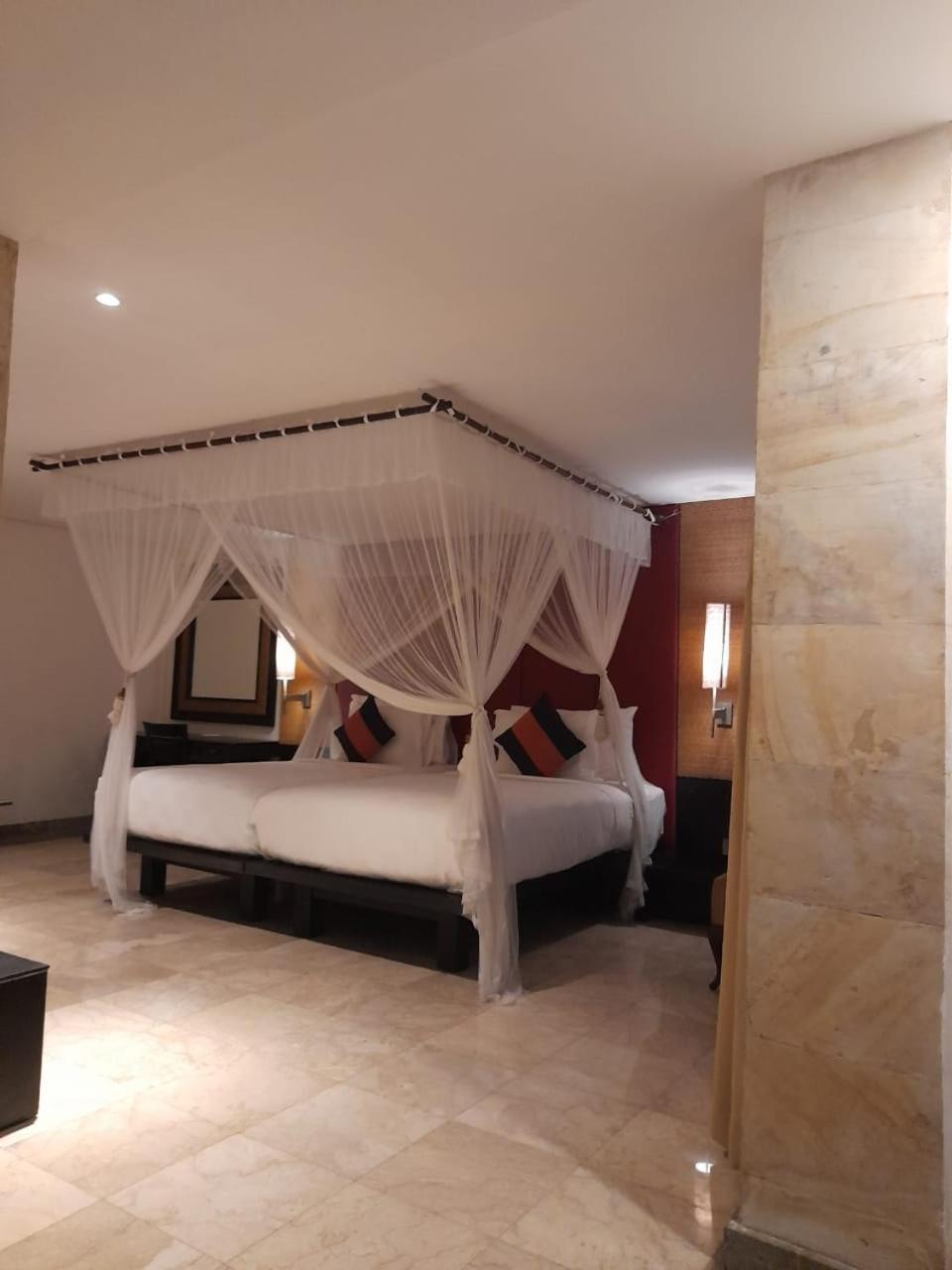 The Royal Beach Seminyak Exterior foto