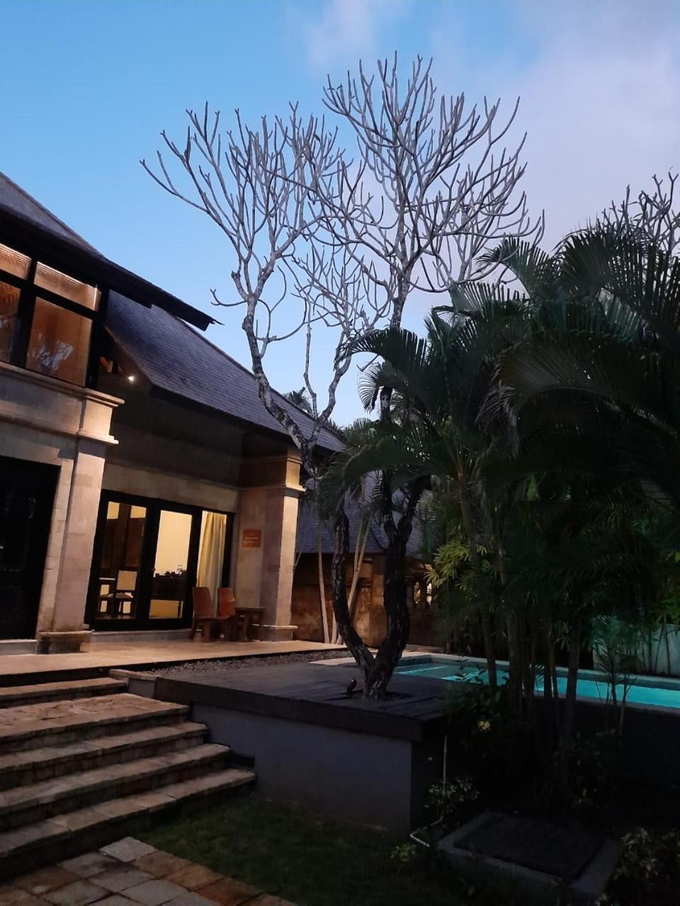 The Royal Beach Seminyak Exterior foto
